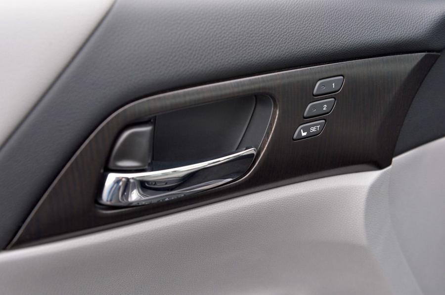  Honda Accord V6 Touring 2014 года  (фото 35 из 42)